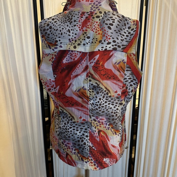 SPANNER Red and Orange Vest with Abstract Design - Picture 3 of 5